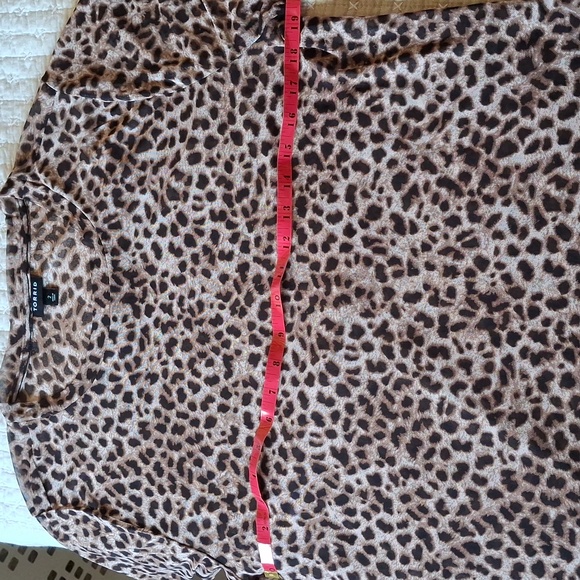 Torrid 2X Leopard Print Short Sleeve Mesh Top - Picture 4 of 4